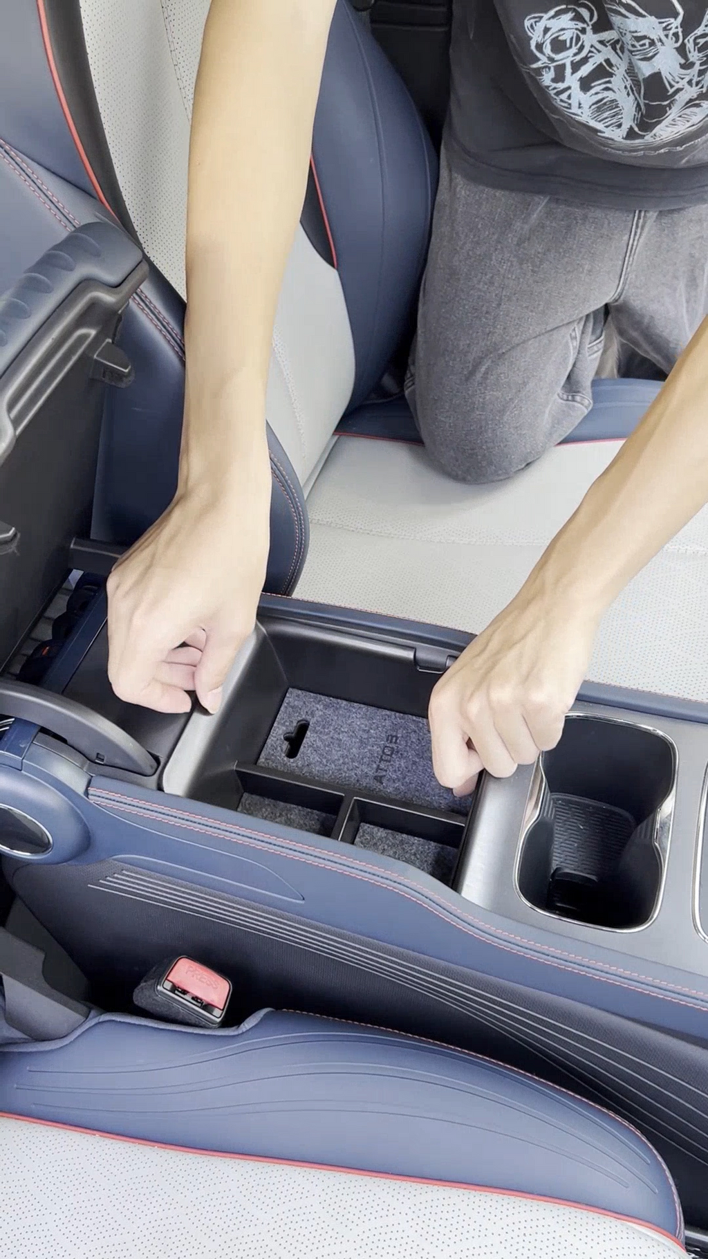 Bandeja organizador para apoyabrazos central Byd Yuan Plus