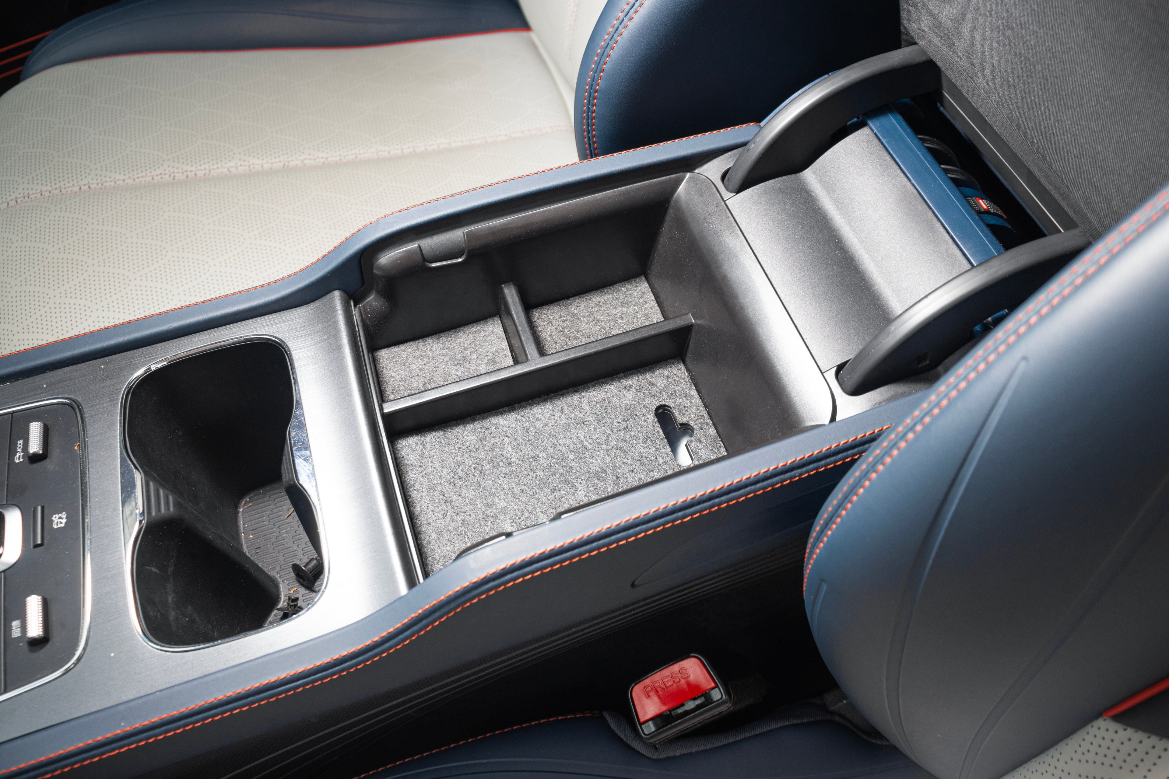 Bandeja organizador para apoyabrazos central Byd Yuan Plus