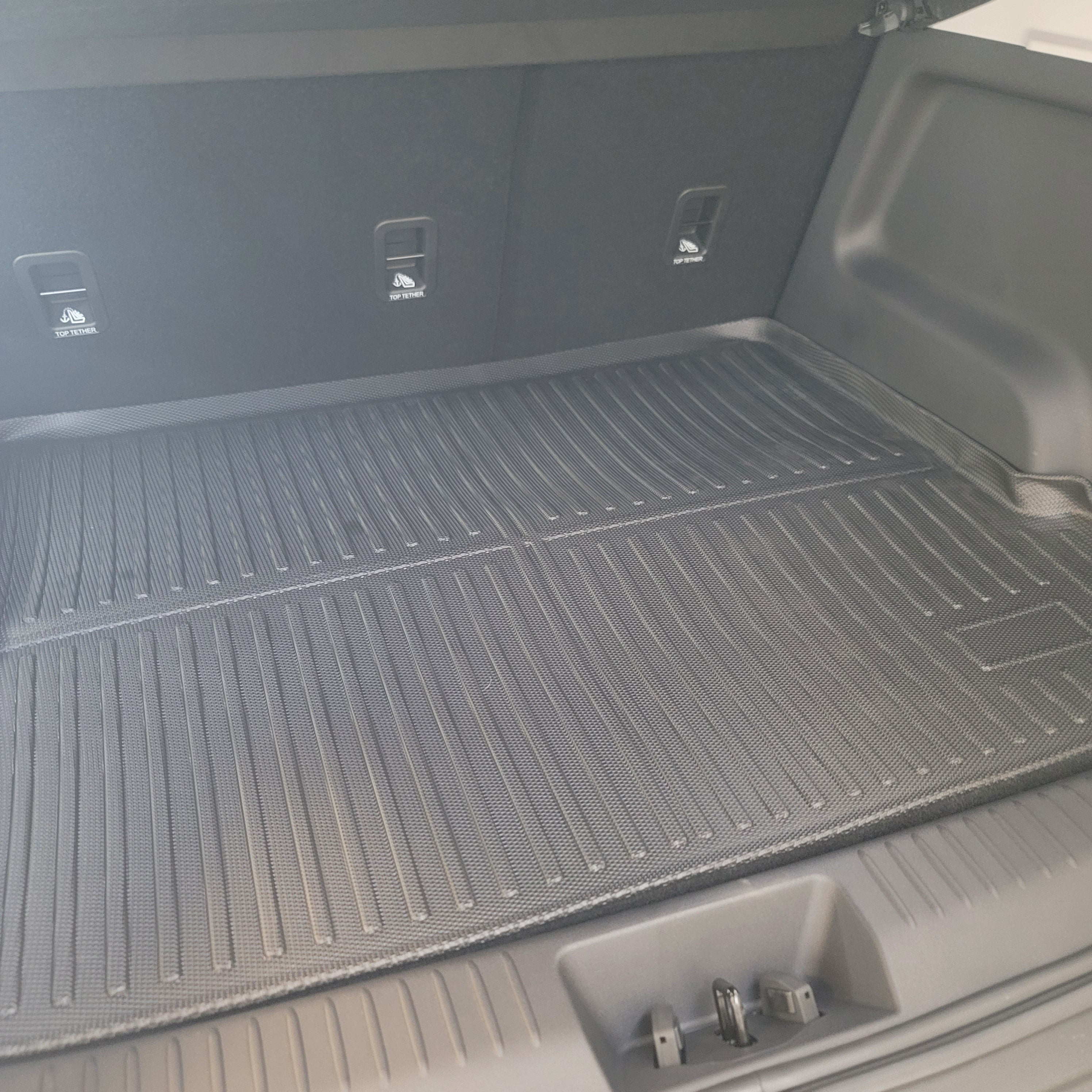 Alfombras bandeja de valija TPE para OMODA (E5, C5, SHS) de EV Boutique