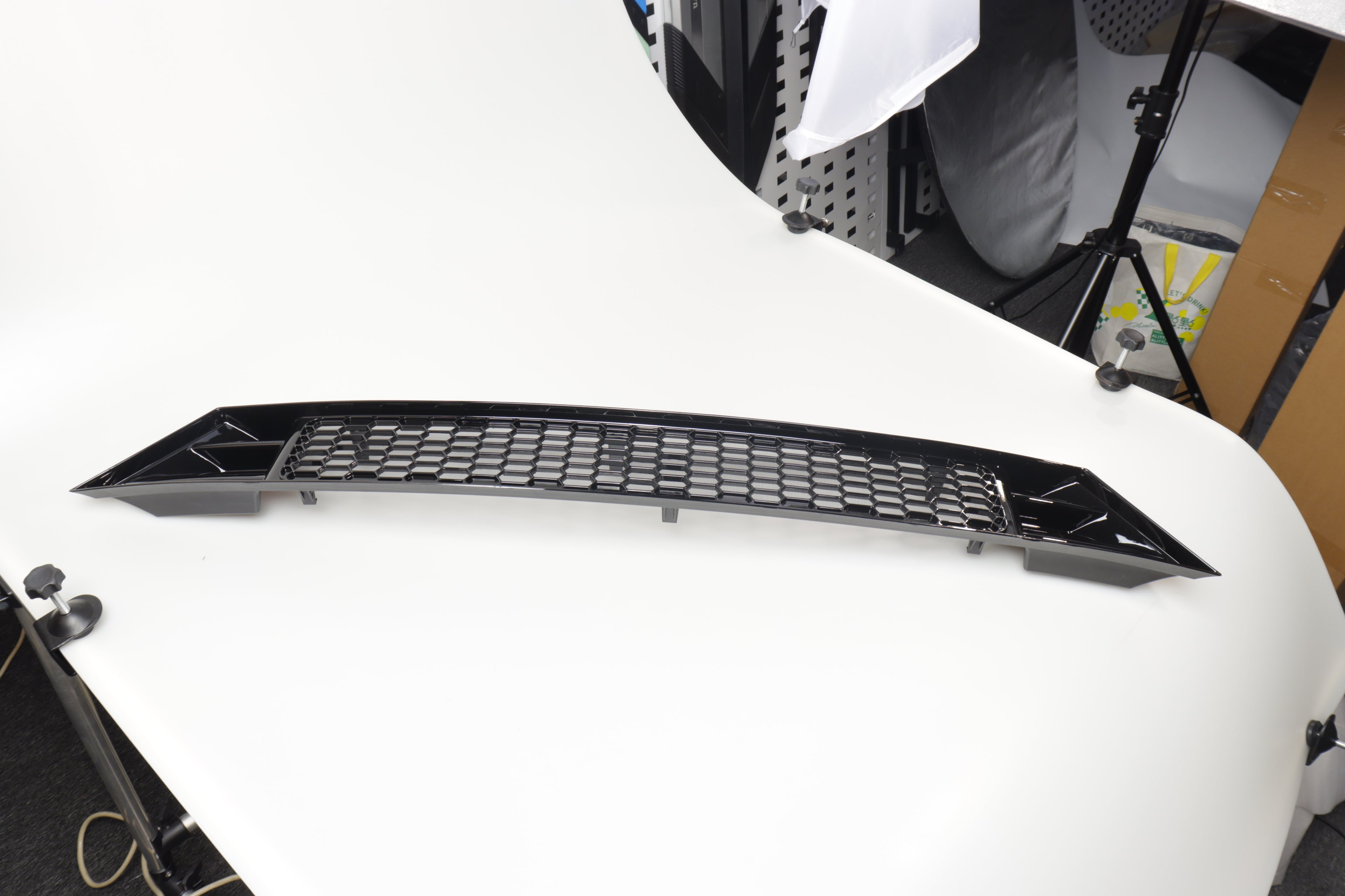 Grilla frontal con malla anti insectos para Dolphin